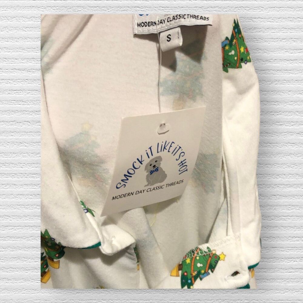Smock it Like It’s Hot Mama Christmas Tree Pajamas Size XL - Picture 3 of 7